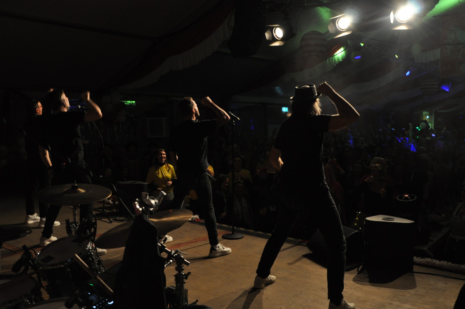 2026 – Damensitzung