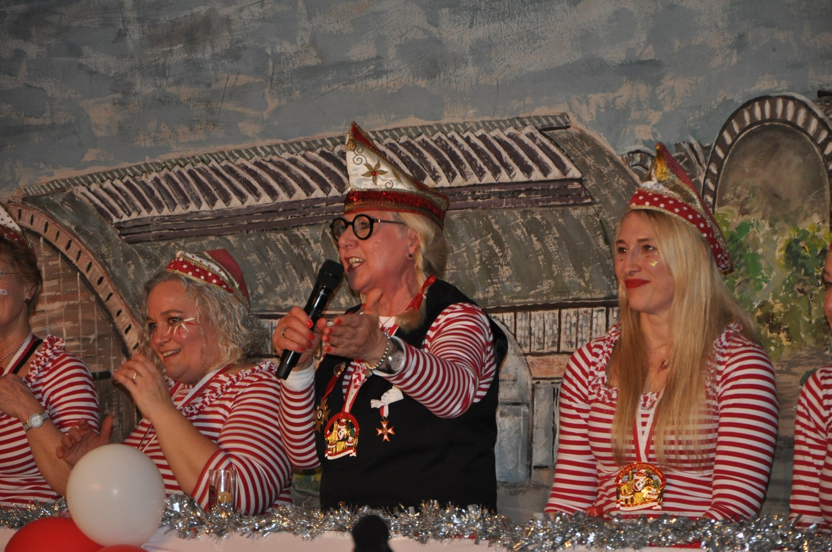 2026 – Damensitzung